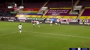 第17分钟伯恩利球员斯蒂芬斯射门 - 打偏