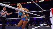 RAW第1481期：女恶霸善娜出招凶狠击败戴娜 成功晋级皇冠争霸赛半决赛