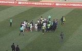 火爆！辽足黄海补时发生大规模冲突 连安保都出动了