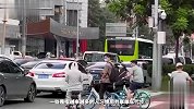 热门线路一度拥堵！传统现象再次翻红，中国人又爱上了自行车？