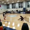美国篮球女将也会晃断脚踝 对手惨遭晃倒飞出几米远