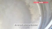 “烧开1分钟突然爆了！”女子用醋和白糖去水垢，突然爆炸被烫伤