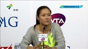 网球-14年-李娜进入发布会现场 情到深处话语哽咽-新闻