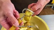 排骨这样做太好吃了，腌6天再晒7天，做熟后肉香汤鲜，吃着真解馋