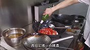 月薪12000的厨师长，老板让他做个蒜蓉小龙虾，大家觉得正不正宗