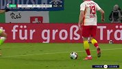 下半场补时第1分钟RB莱比锡球员亨里希斯射门 - 打偏
