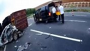 惨烈车祸现场男子当场死亡 6岁女儿一番话让人心碎
