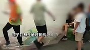 大学毕业生美术展作品被熊孩子糟蹋损坏：没规矩，太不尊重人了！