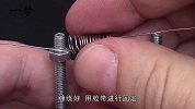 中国小哥制作的打火机，只用到一节电池一条金属线，怎么做到的？