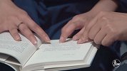 失聪少女苦练舞蹈，成为顶级艺术院校几十年来唯一的残障学生