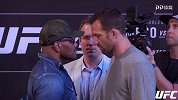 UFC-18年-赛前预热发布会 40岁罗叔“潮”过全场-精华