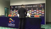 亚冠-17赛季-赢球后兴致大好 博阿斯提前抵达发布厅坐等翻译-专题