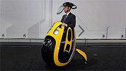 韩国发明奇葩电动车，像个黄色大鸡蛋，骑它上班可能会迟到