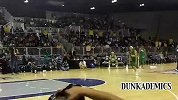 街球-13年-T Dub超强扣篮集锦 平筐风车毫无压力-专题