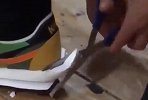 【鞋圈儿】作何感想？网友怒剪Sacai x Nike球鞋后跟