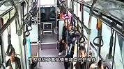 公交司机被玻璃渣刺伤双目，极限救下全车人：当时靠左眼余光停车