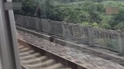广西一动车进站时发生故障，紧急停车乘客：窗外看到火球