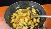 把馒头扔进滚烫油锅里，出锅瞬间变美食，第一次见这做法，太香了