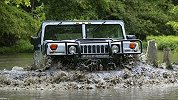 硬派悍马到底有多强？极限越野测试才知道，为啥连军车都选它！