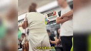 女子带娃没被让座，暗讽“不如美国”引众怒，怒怼众人：你算老几
