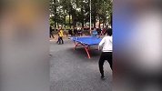 公园又见乒乓球高手！这老少对打太精彩