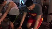 CBA-1718赛季-动感单车房苦练！翟晓川邹雨宸结伴做恢复训练-新闻