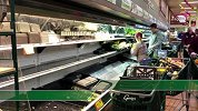 美国女子恶意咳嗽 超市被迫扔掉近25万元的商品