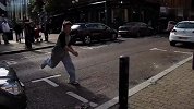 跑酷-14年-英国跑酷骚年james dickson轻功上墙爆火-专题