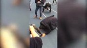 永昌冲超感人一幕！老帅跪地感谢球迷 这几秒是这3年的沉浮