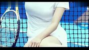[明星潮流]杨幂网球装写真曝光 大烟熏不失女性魅力