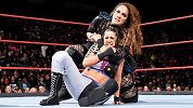 WWE-17年-RAW第1275期：女子单打赛贝莉VS贾克斯-全场