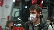 利物浦抵达安菲尔德球场 南野拓实淡定迎首发