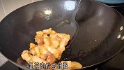 这个菜大家都以为是莴笋，却不是莴笋！炒肉、凉拌、火锅都嘎嘣脆