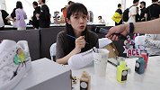 【鞋圈儿】风骚喷绘！sneakercon艺术家现场球鞋DIY
