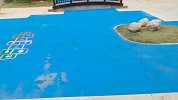 【湖南】长沙一小区“人工湖”没有水：塑胶地面刷蓝色成“湖”
