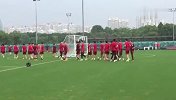 亚冠-17赛季-上港全队训练备战亚冠 球队最强大腿胡尔克缺席-专题