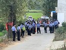 江西4千人围捕杀人嫌犯 村民门户紧闭
