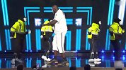 自带电音！NBA颁奖礼奥尼尔劲歌热舞开场 一开嗓全场都崩溃了