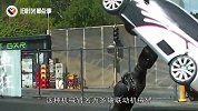 原来电影中的炸车场景，都是这样拍出来的，看完真心佩服