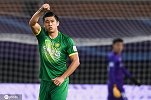 张玉宁重拳出击梅开二度再惹争议 李董戏称京鲁之战注定不平静