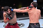 上勾击腹摆拳暴力五连击 UFC花臂猛男残暴KO打懵对手