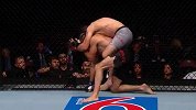 UFC轻量级胜场纪录保持者！回顾老将米勒的精彩终结