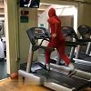 笑掉大牙！模仿帝夸张演绎安东尼打球