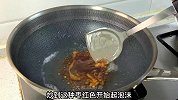 家常大盘鸡做法，这么做鸡肉入味，土豆软糯，汤汁拌面真的很好吃