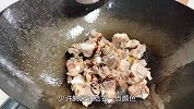 湖南家常版红烧排骨，掌握这两点，不放糖色也能色泽红亮有食欲