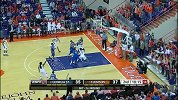 NCAA-1314赛季-今日十佳球：K_J__McDaniels疯狂一战完美隔扣 定板大帽！-专题