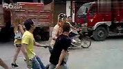 史上最惨新郎官结婚被整蛊游街