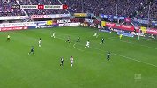 第70分钟杜塞尔多夫球员亨宁斯射门-绝佳机会打偏