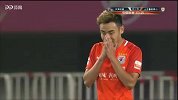 中超-17赛季-久攻不下只能突施冷箭 吴兴涵右脚低射被张鹭封出底线-花絮