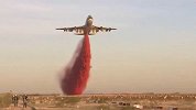全球最大超级灭火飞机，可携带80吨水，扑灭极大型山火的利器！